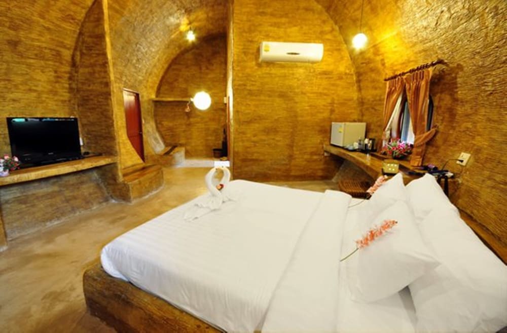 Theerama Cottage Resort 15/84