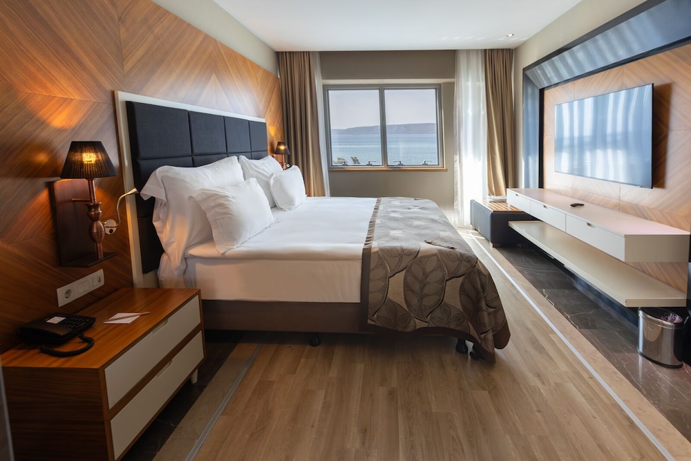 Presidential, Suite, King Bed, Bosphorus View