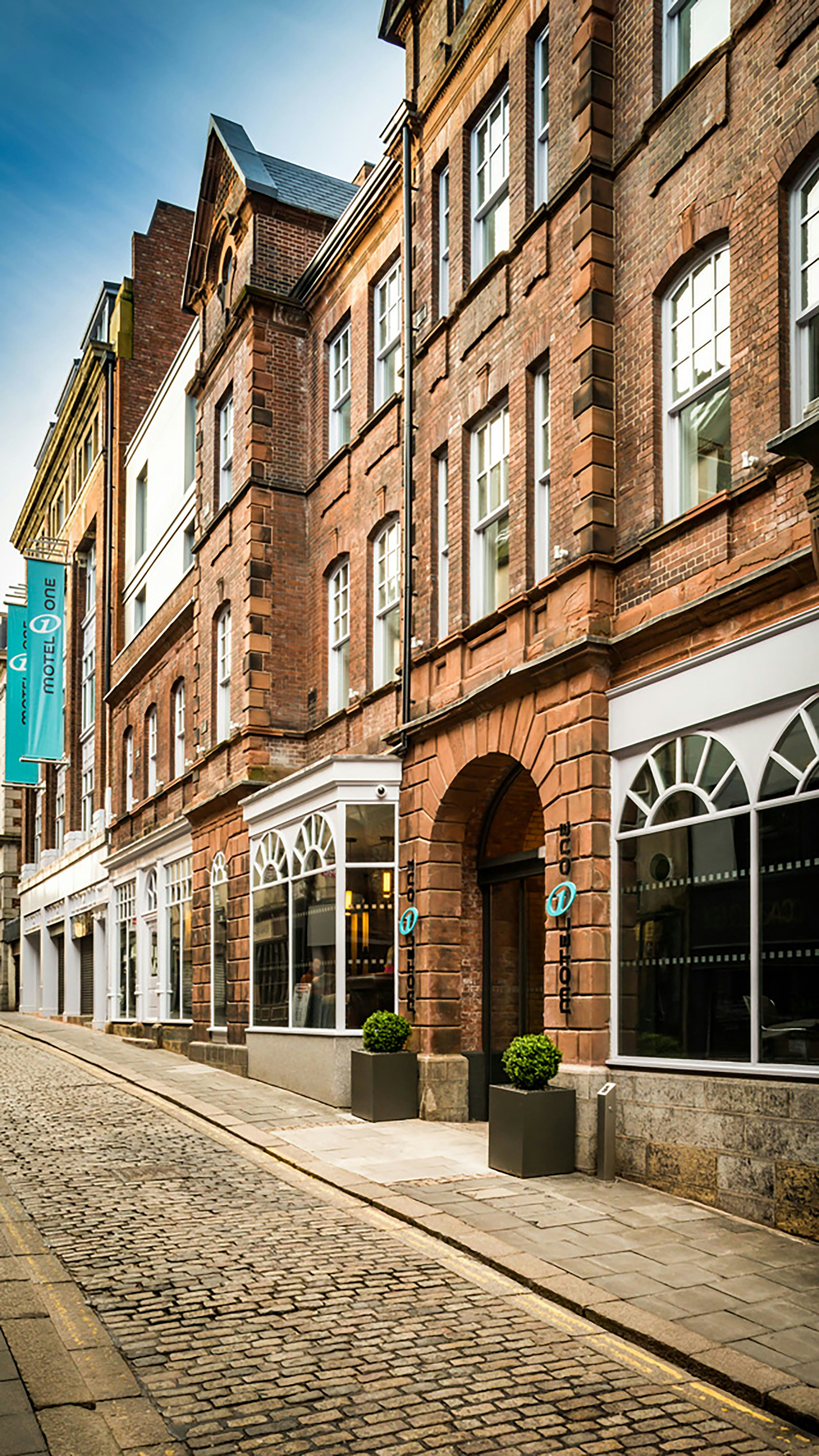 Motel One 25/26