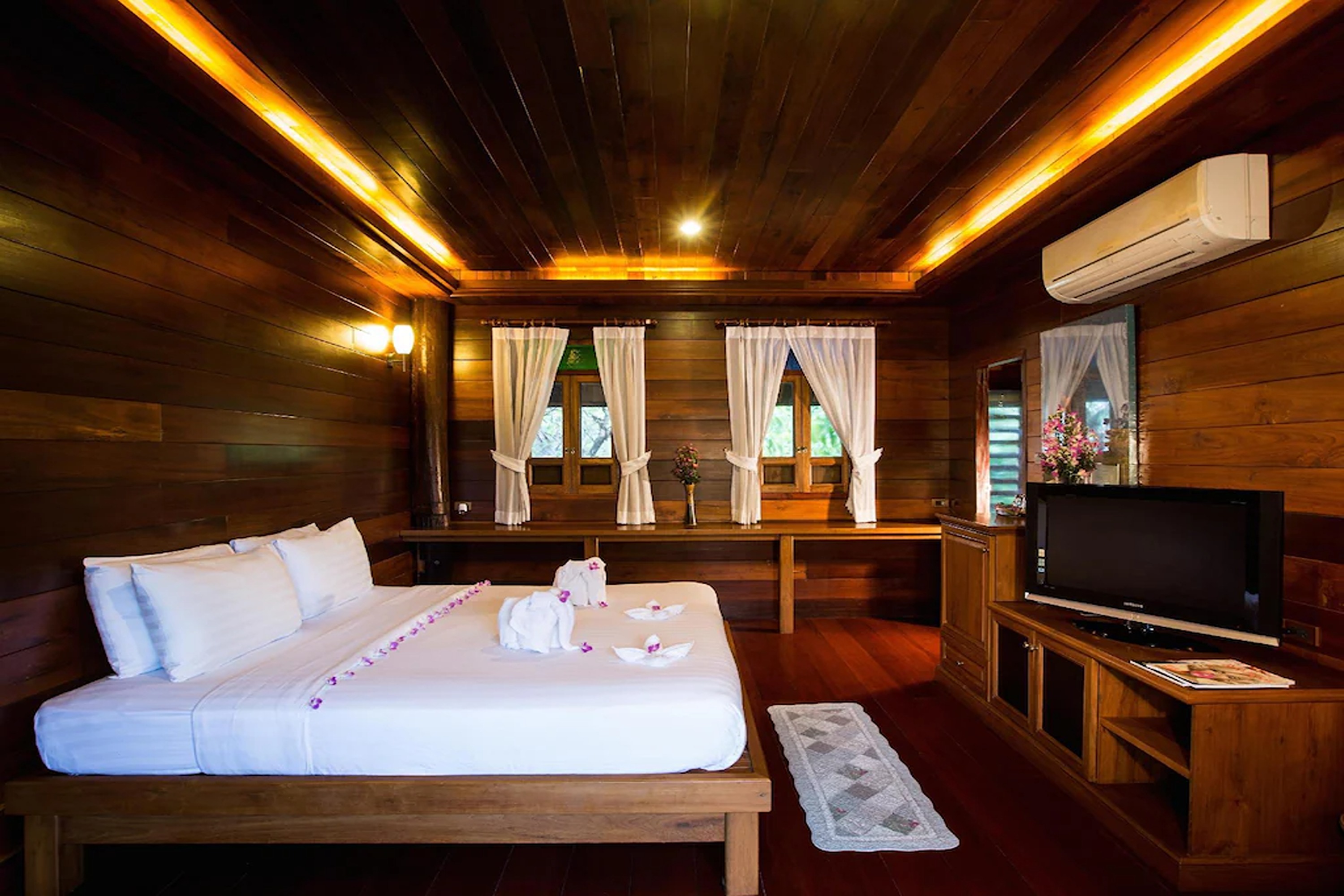 Rosewood, Deluxe, Double Bed