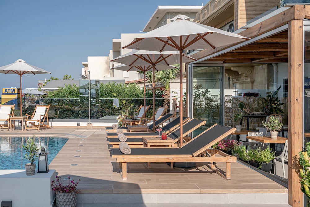 Calla Luxury Seafront Suites 38/50