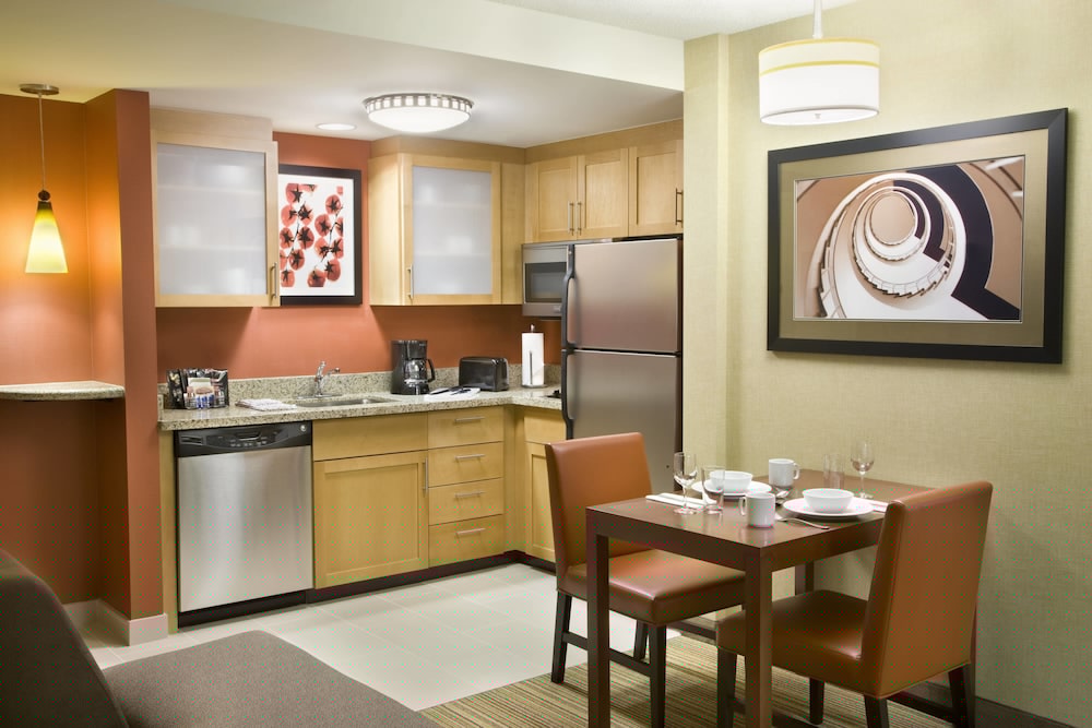 Residence Inn Calgary Airport 7/47