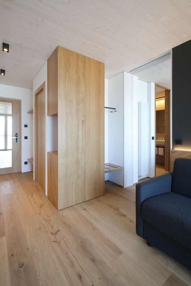 2ND Home Hotel 24/43