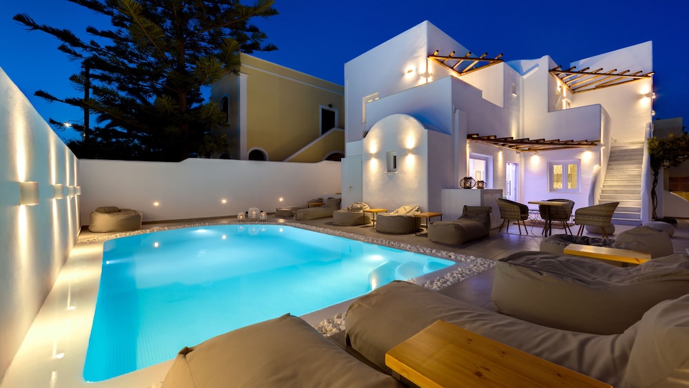 Emerald Collection Suites 17/44