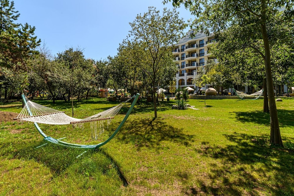 Harmony Suites 11, 12 Grand Resort 23/50
