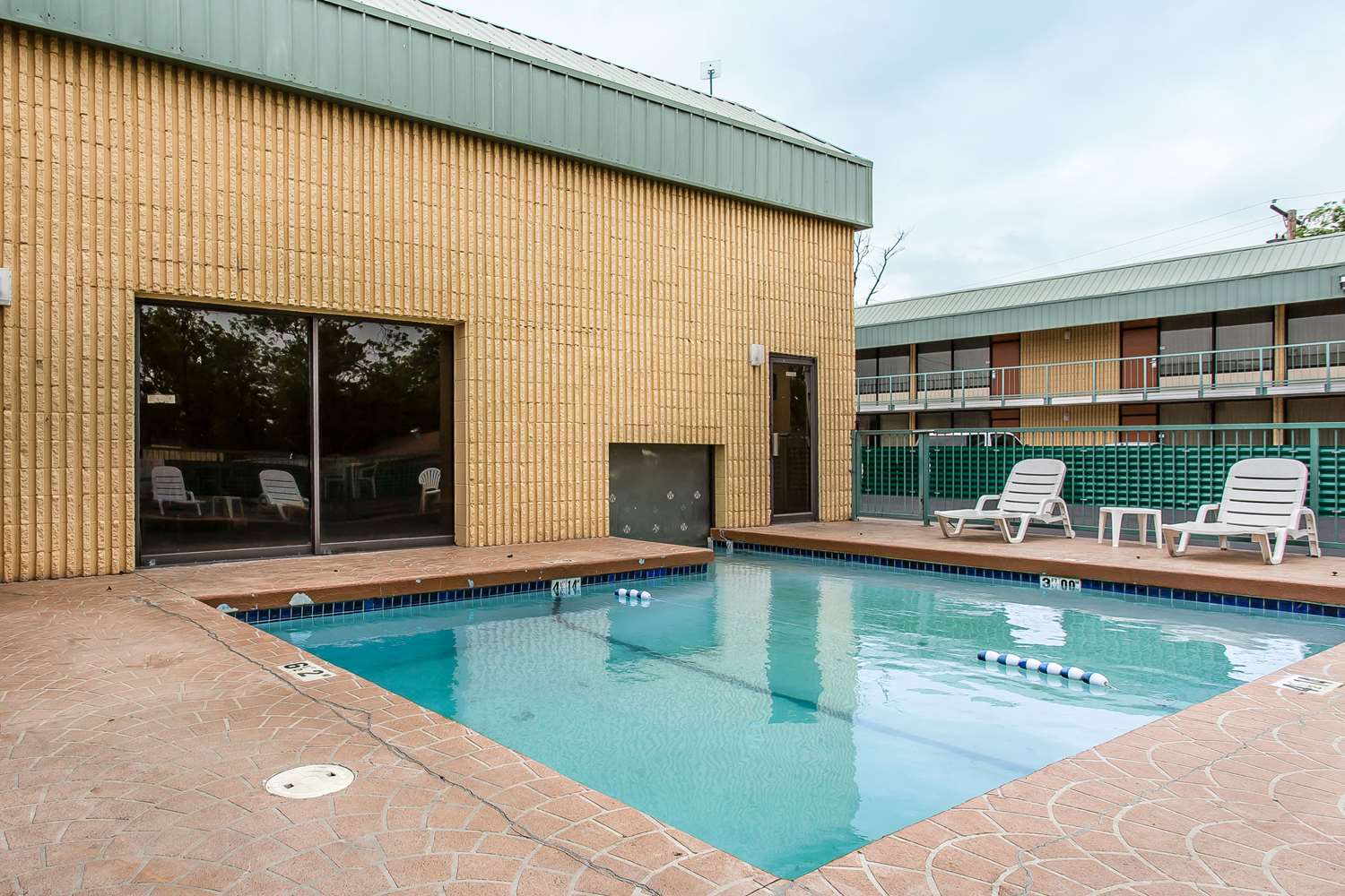 Lawton Hotel 2/6