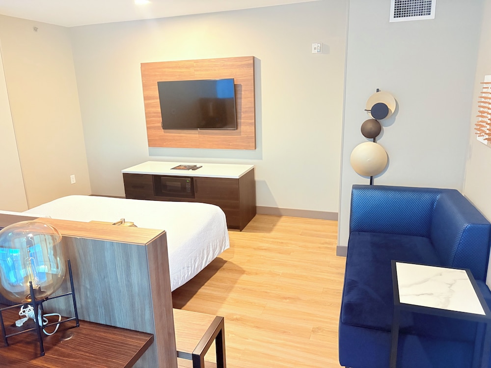 La Quinta Inn Suites By Wyndham Nashville Downtown Stadium 23/52