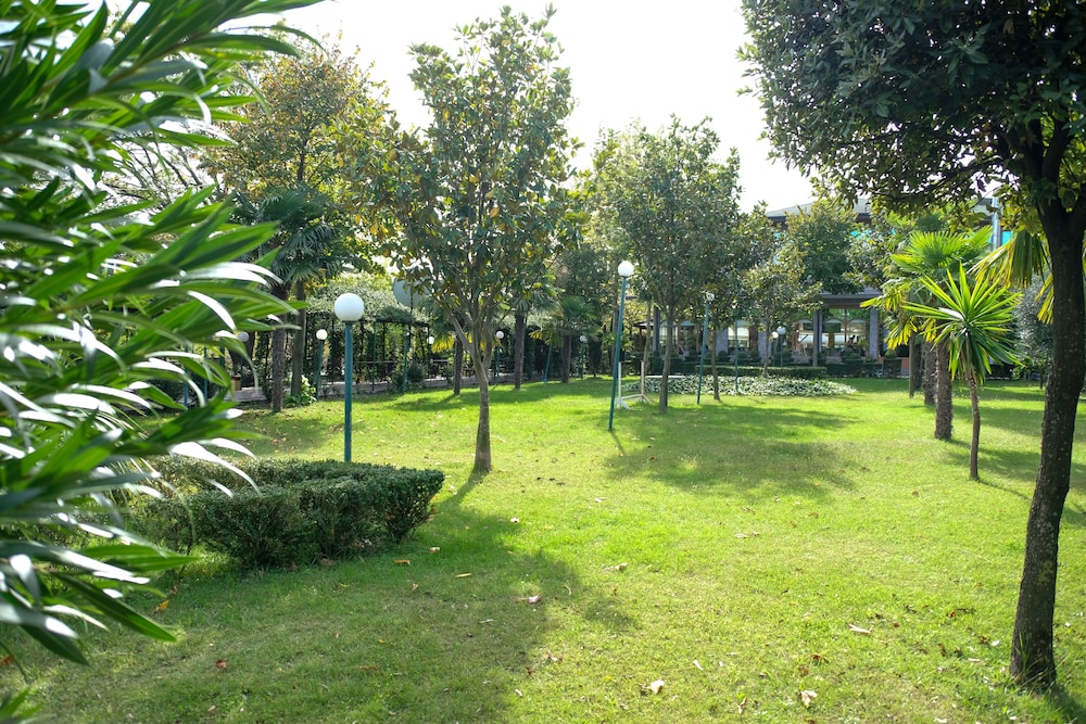 Buna Park Hotel Shkoder 40/50