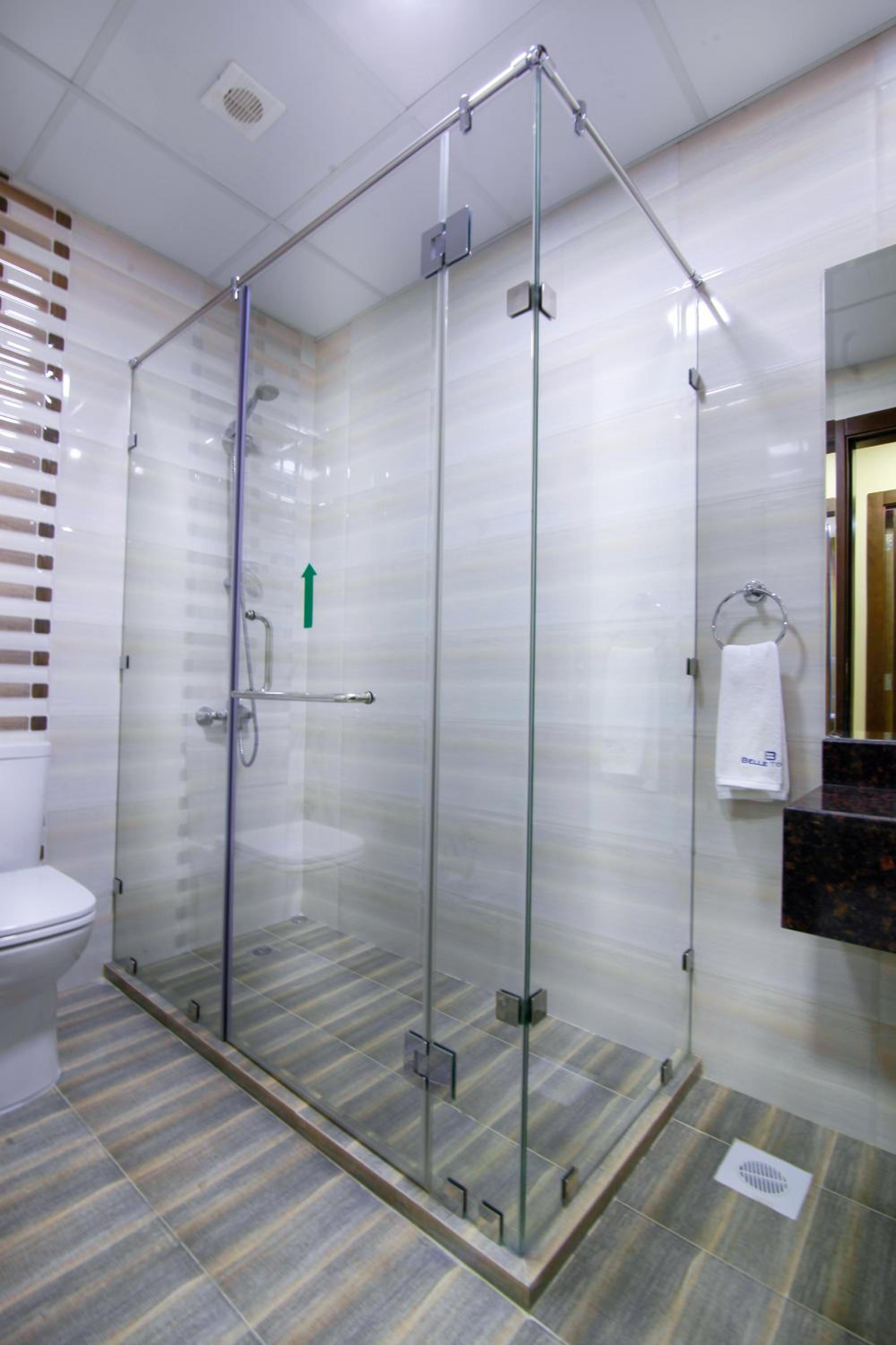 Belle Tower Luxury Hotel Apartments 48/50