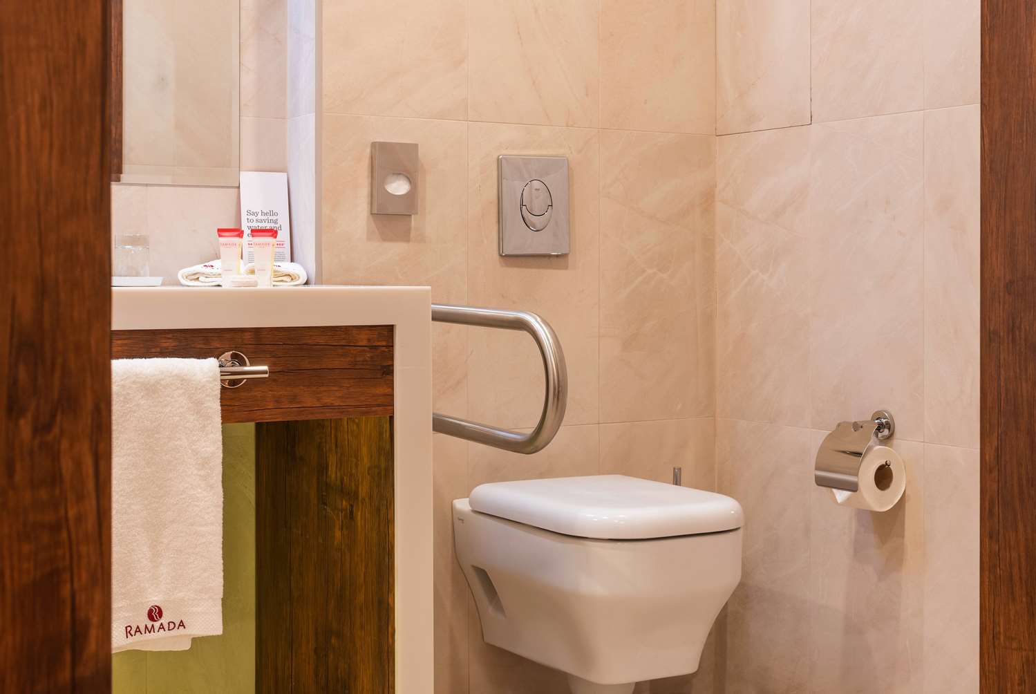 Ramada Hotel and Suites by Wyndham Yerevan 44/45