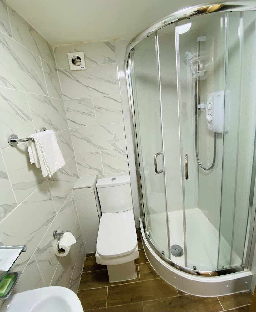 Premierlux Serviced Apartments 58/62