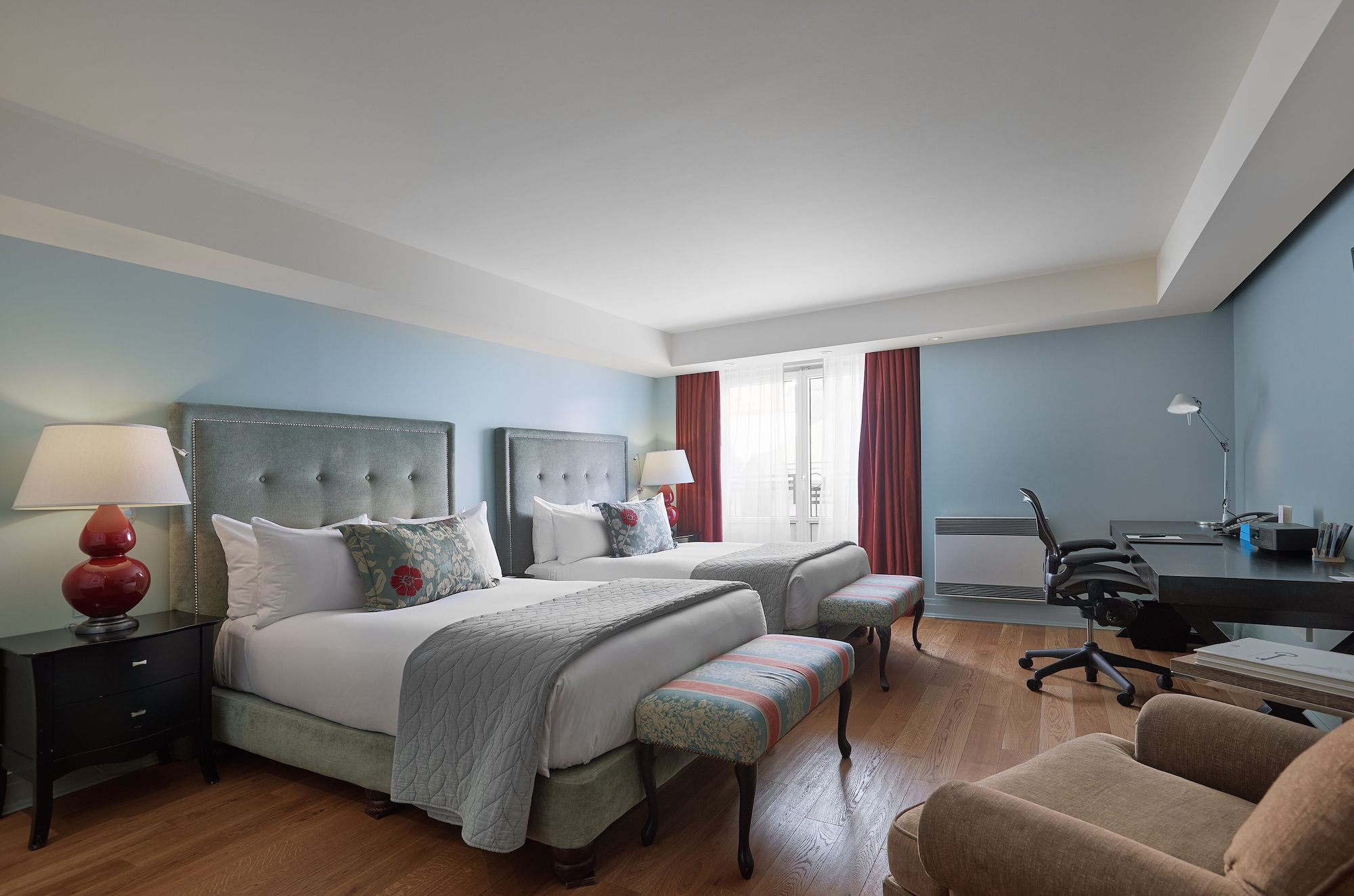 COMFORT, 2 DOUBLE BEDS