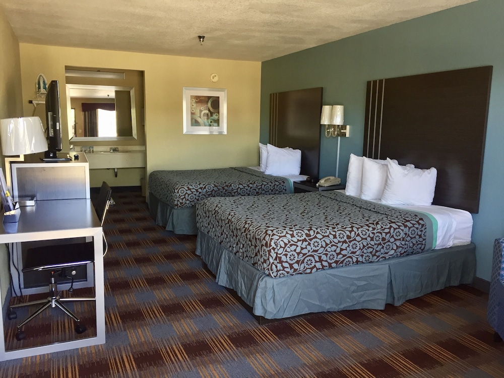 Days Inn By Wyndham San Antonio Near Fiesta Park 6/36