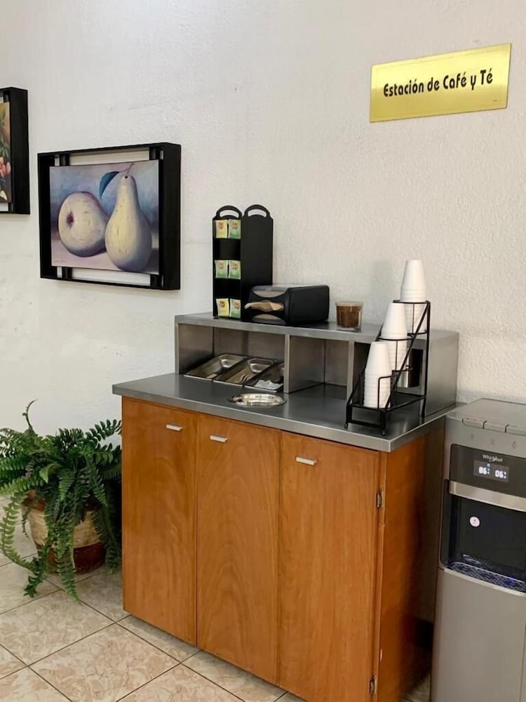 Hotel Capri de Leon 5/24