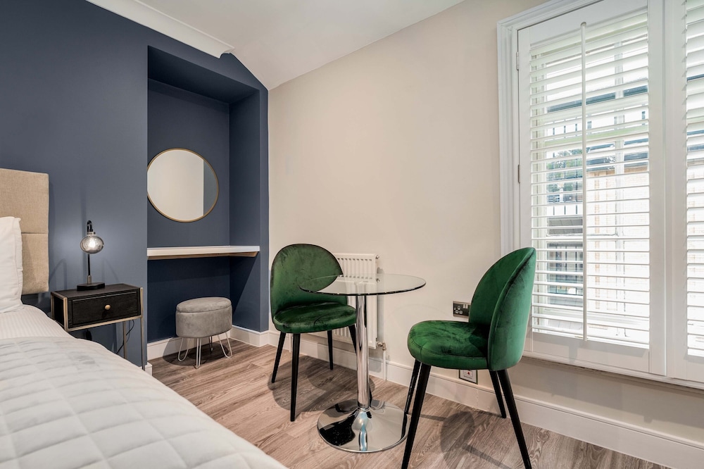 Regent Hotel 24/50