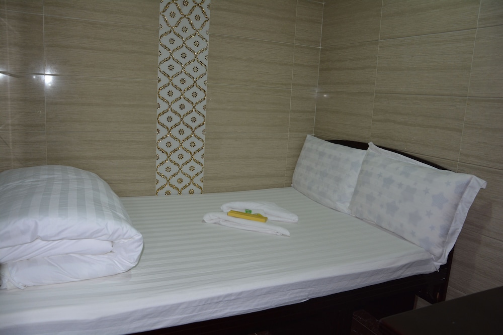 Everest Guest House 40/52
