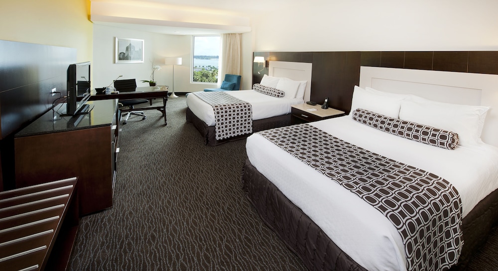 Crowne Plaza Santo Domingo (ex Intercontinental V Centenario Hotel) 25/71
