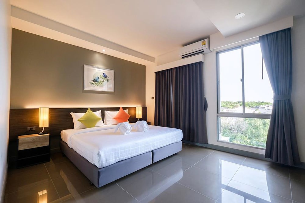 Clover Hotel Hatyai 12/58