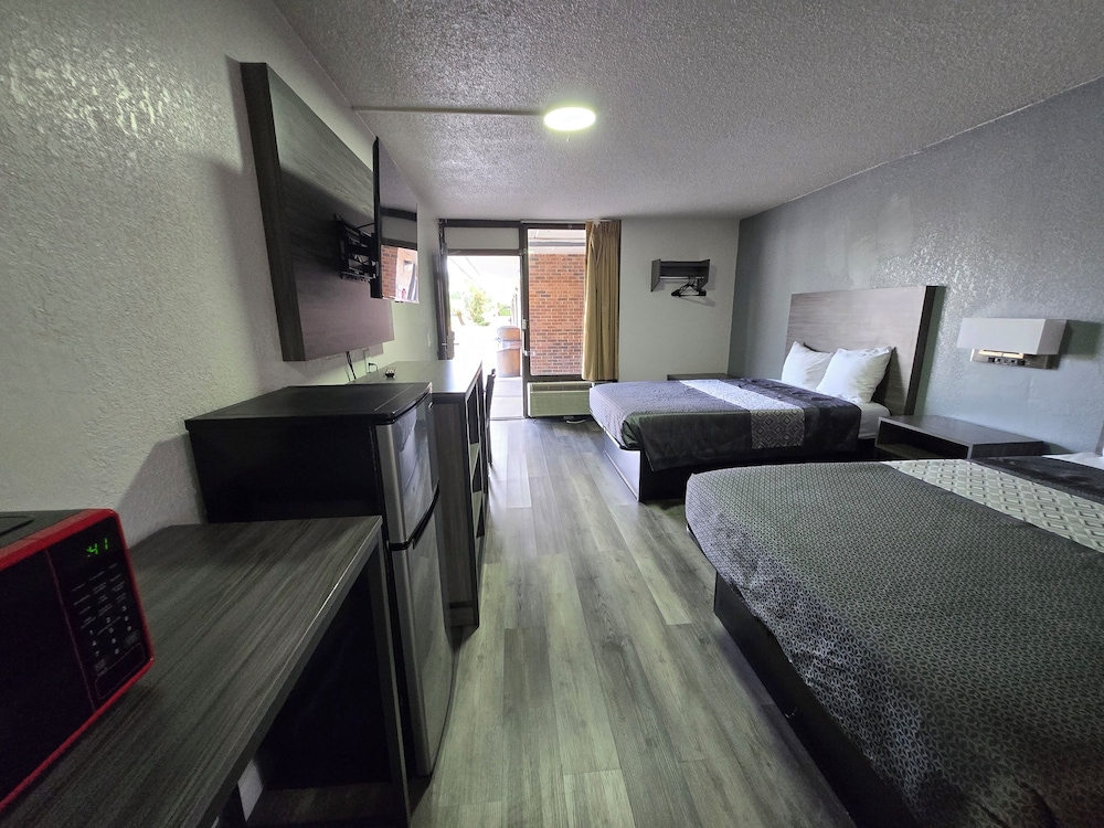 Stay Inn and Suites 21/76