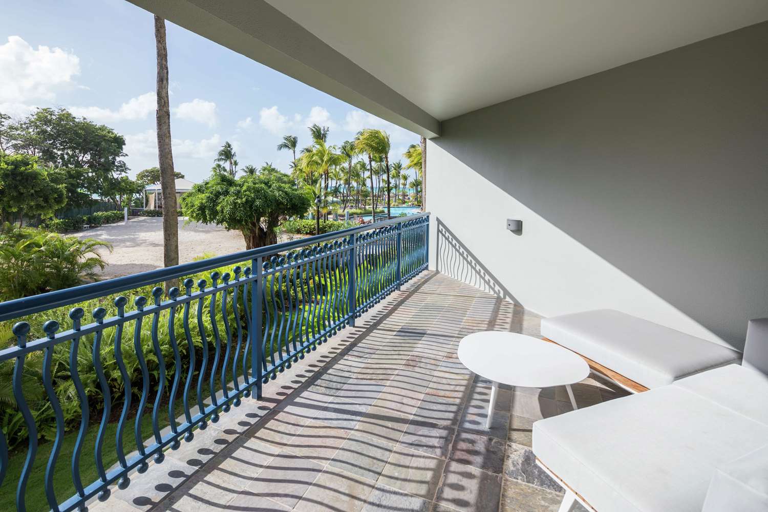 Suite, King Bed, Resort View, Curacao Tower
