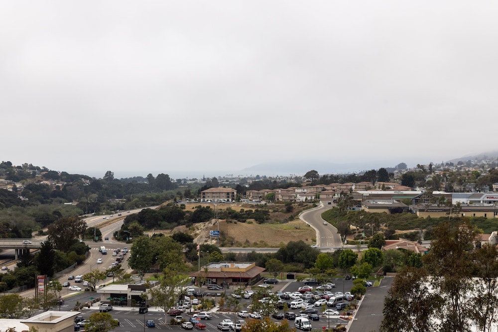 Days Inn by Wyndham Arroyo Grande/Pismo Beach 57/62