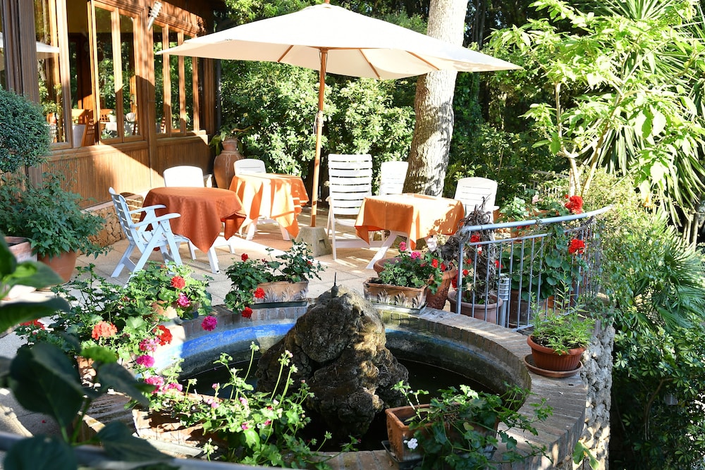 Hotel La Rosa Del Tirreno 25/40
