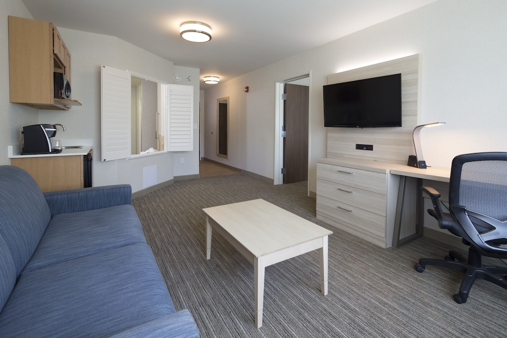 Holiday Inn Express Suites La Porte 28/44