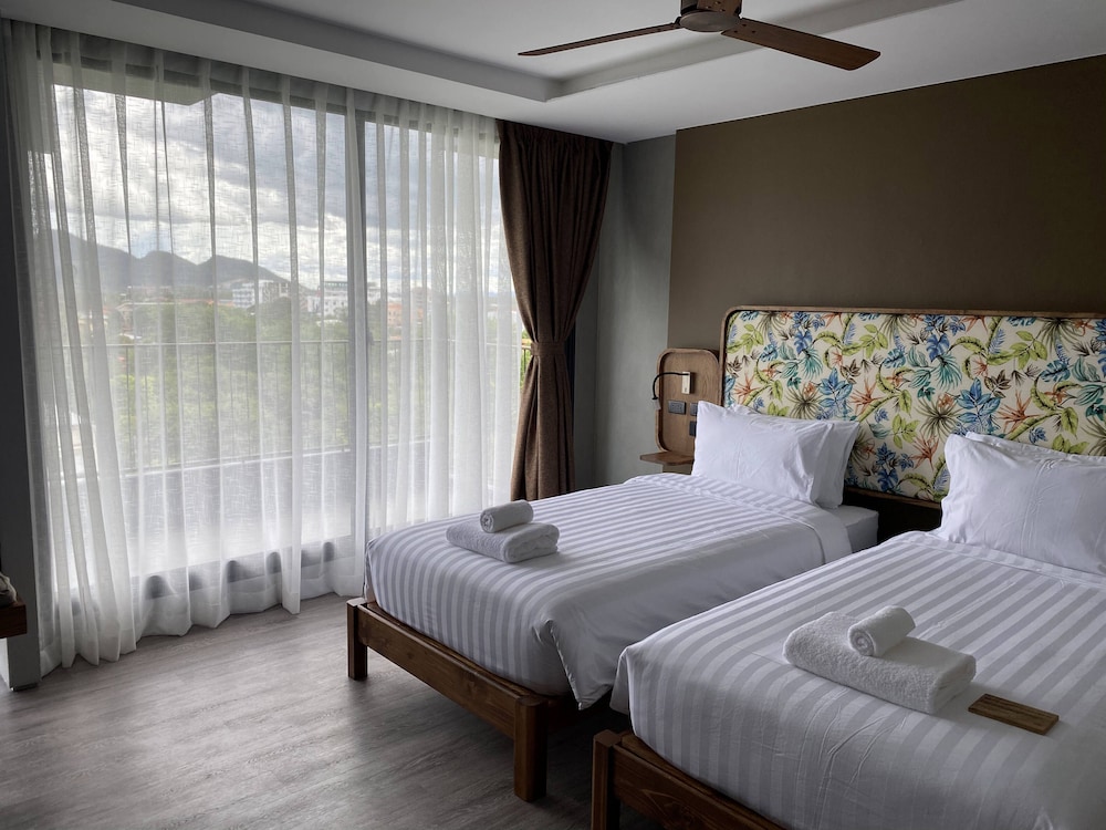 Deluxe, Studio, Twin Beds