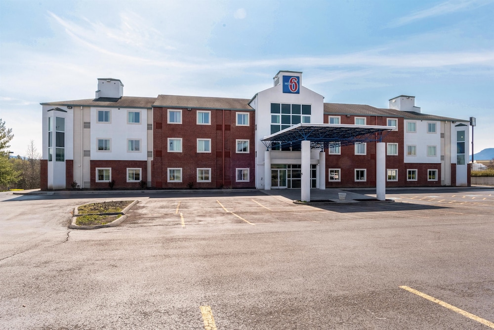 Motel6 Newport, TN 37/40