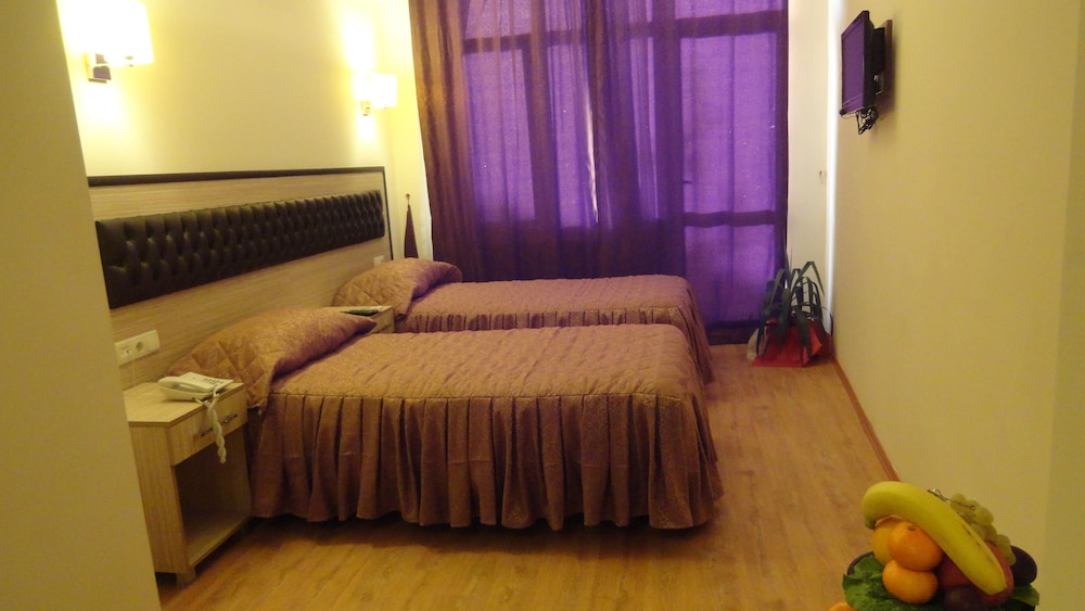 TUGRA HOTEL 38/65