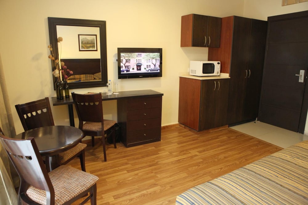 Mozart Hotel Beirut 37/39