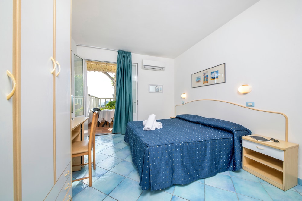 Hotel Villa Ireos 19/50