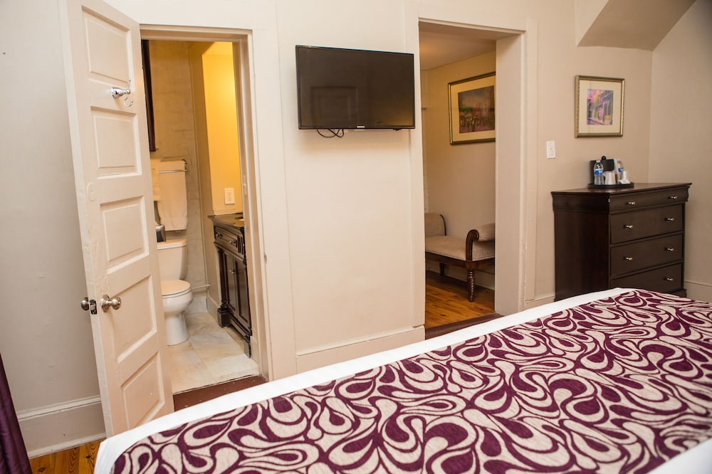 Inn On Ursulines 32/45