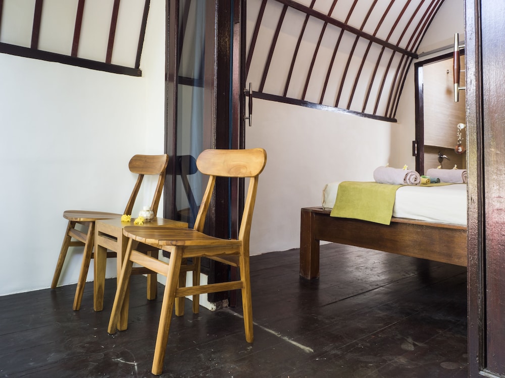 Gili Turtle Beach Resort 4/34