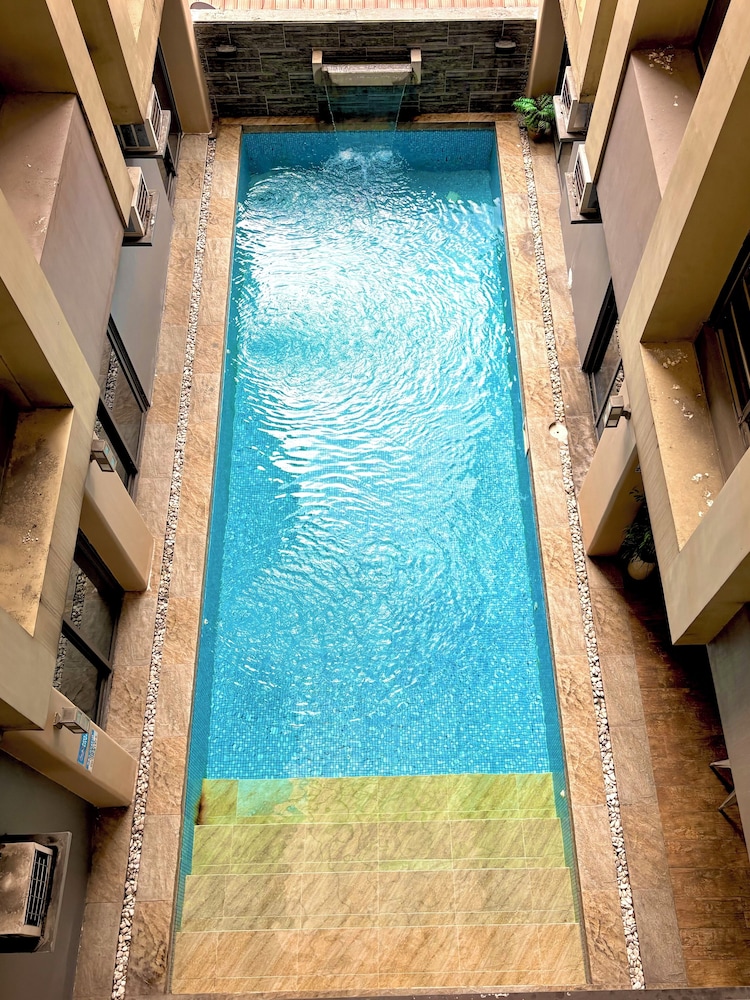 Pacific Park Hotel 30/62