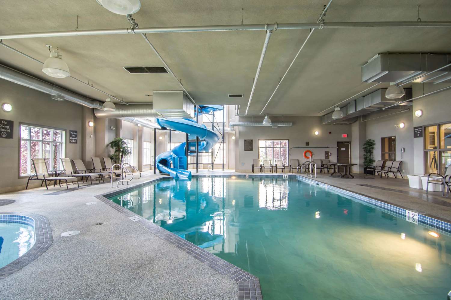 Comfort Inn & Suites Fort Saskatchewan 42/43