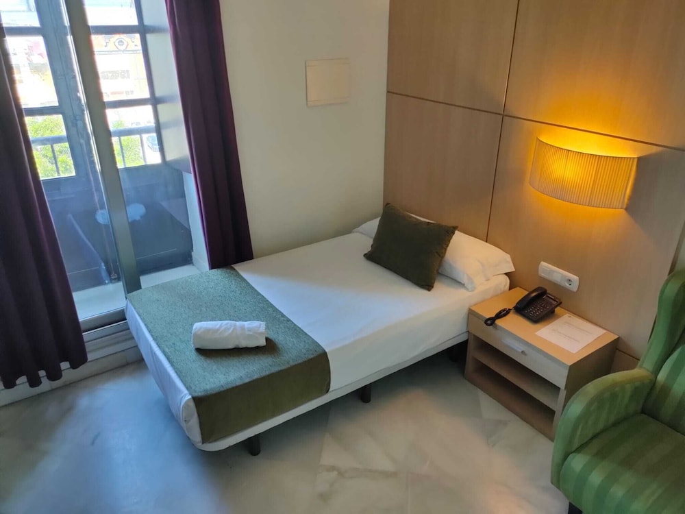 STANDARD, DOUBLE OR TWIN BED