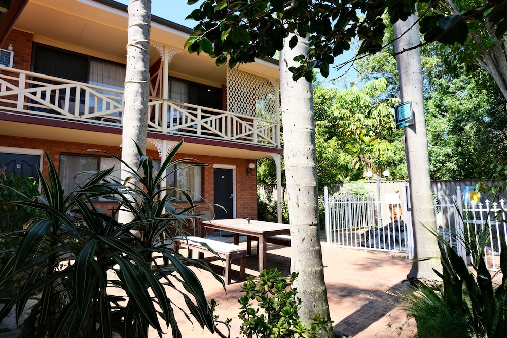 Sapphire Palms Motel 3/69