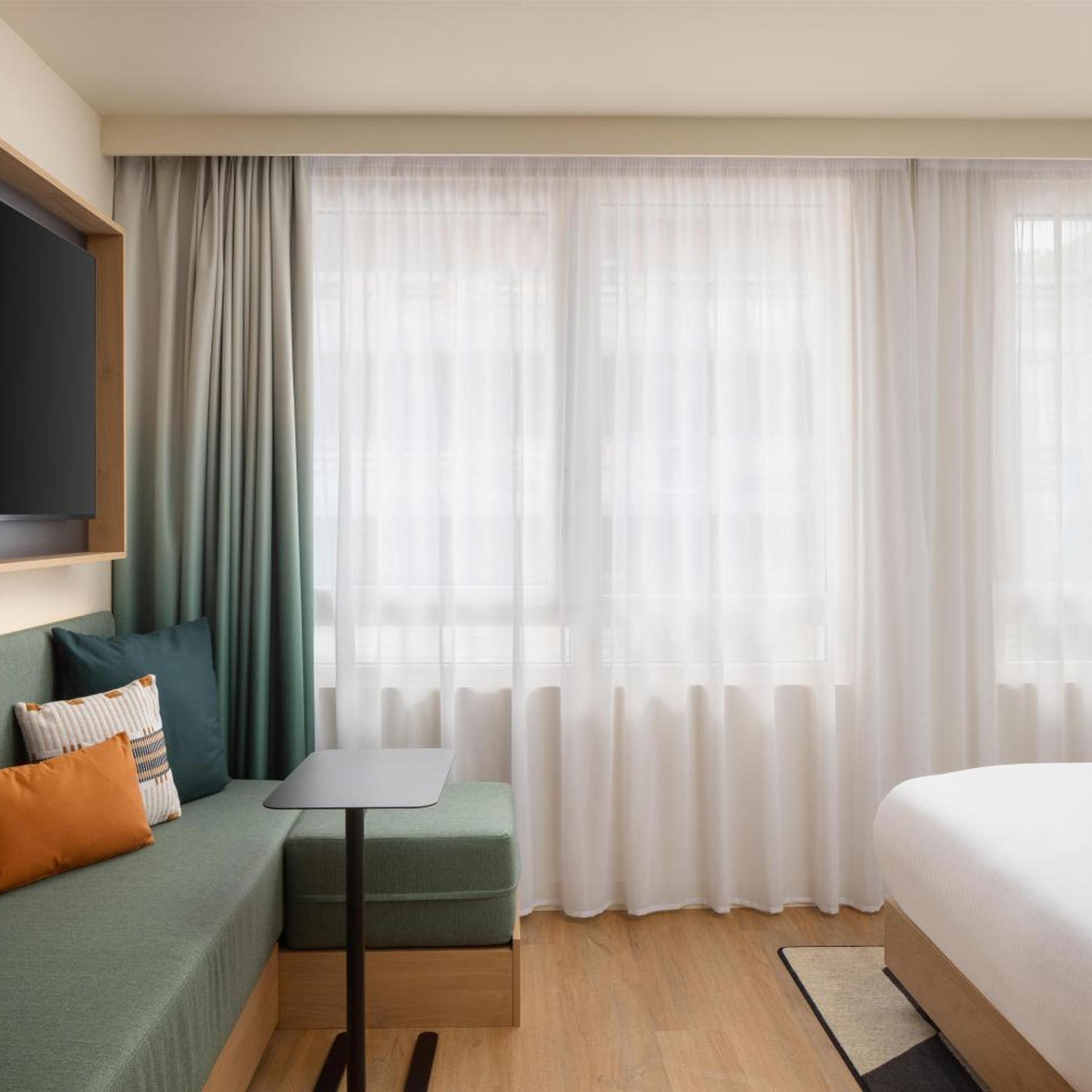 Hampton by Hilton Paris Saint Ouen 34/50