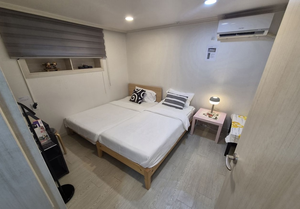 Riverside Guest House 15/45