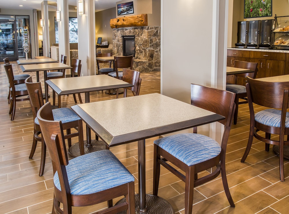The Pine Lodge on Whitefish River 44/54