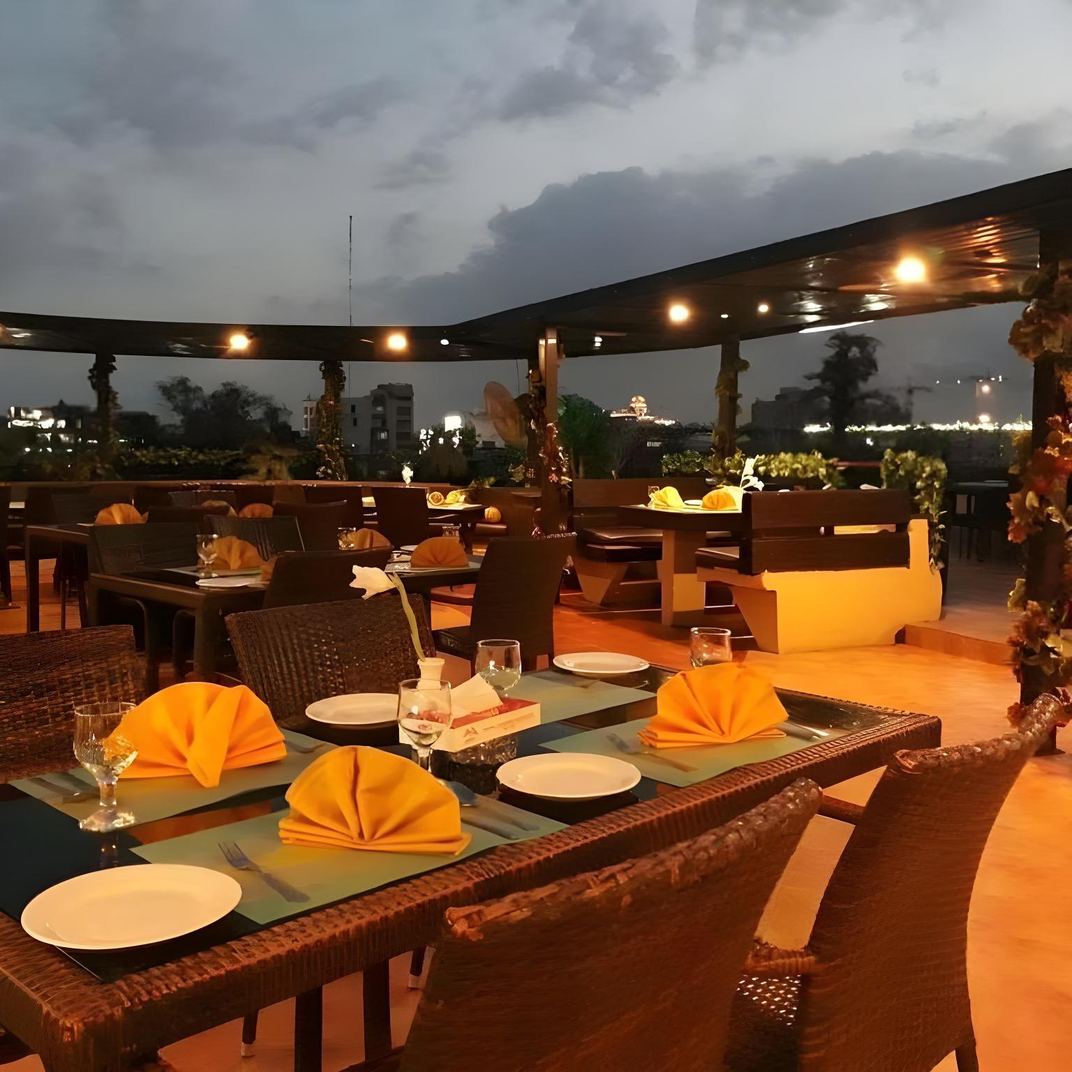 Maisonette Hotels Resorts Lahore 17/28