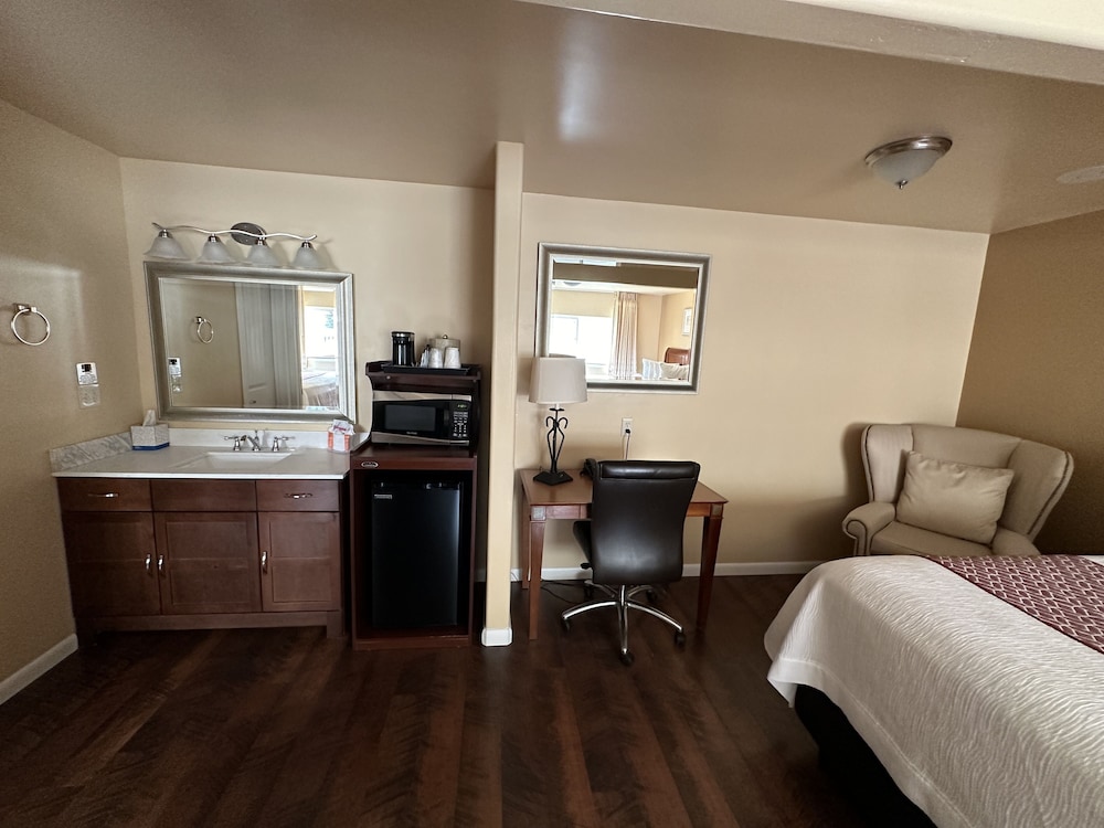 Abram Inn & Suites 30/65