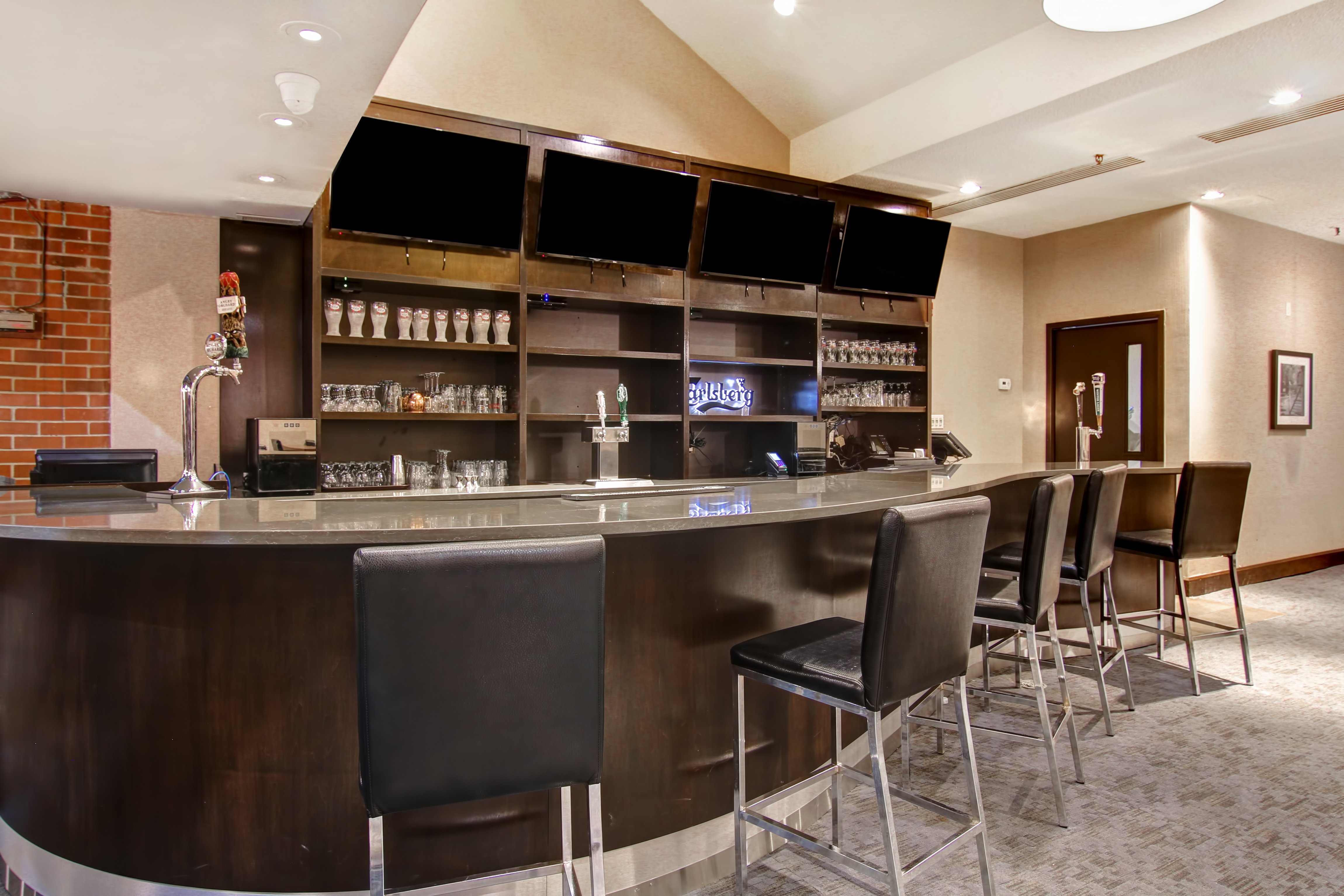 Holiday Inn Oakville Centre 52/81