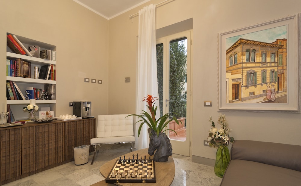 Palazzo Cini Luxury Rooms In Pisa 6/50