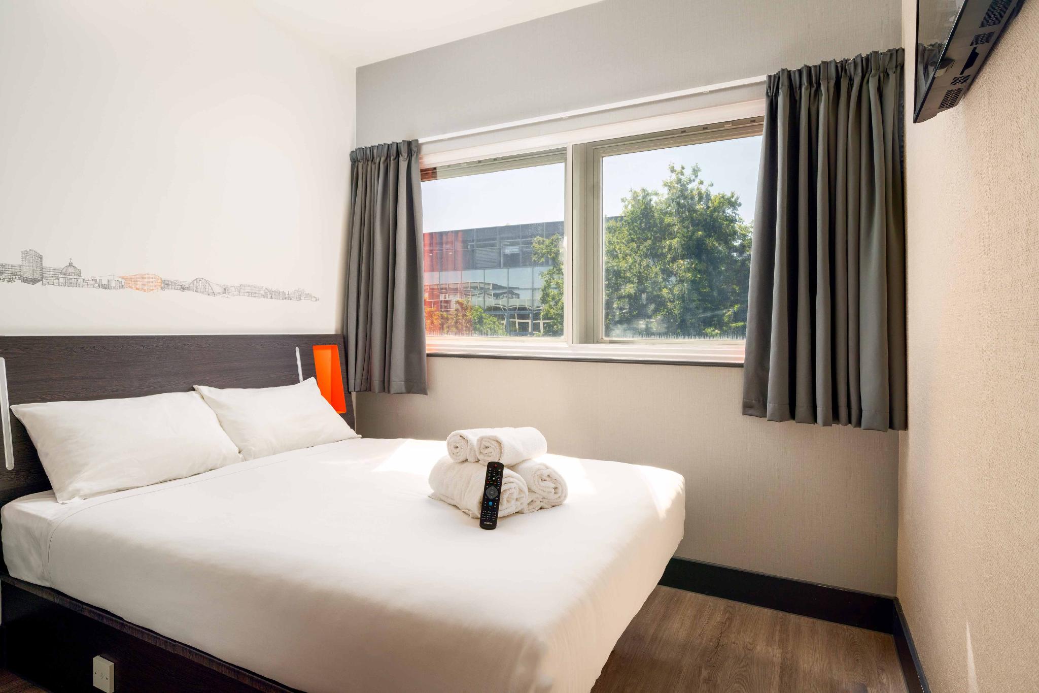 Room, No Window