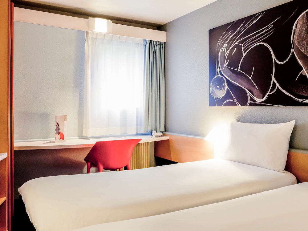 Ibis Lyon Nord 16/69