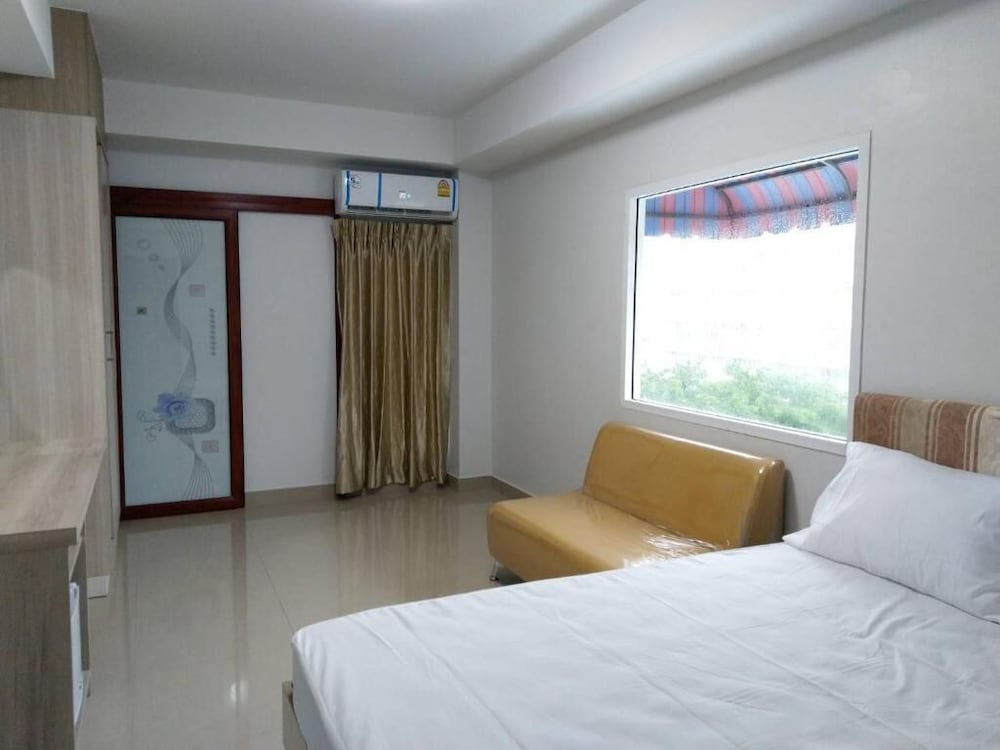 Roseate Bangkok Hotel 2/12