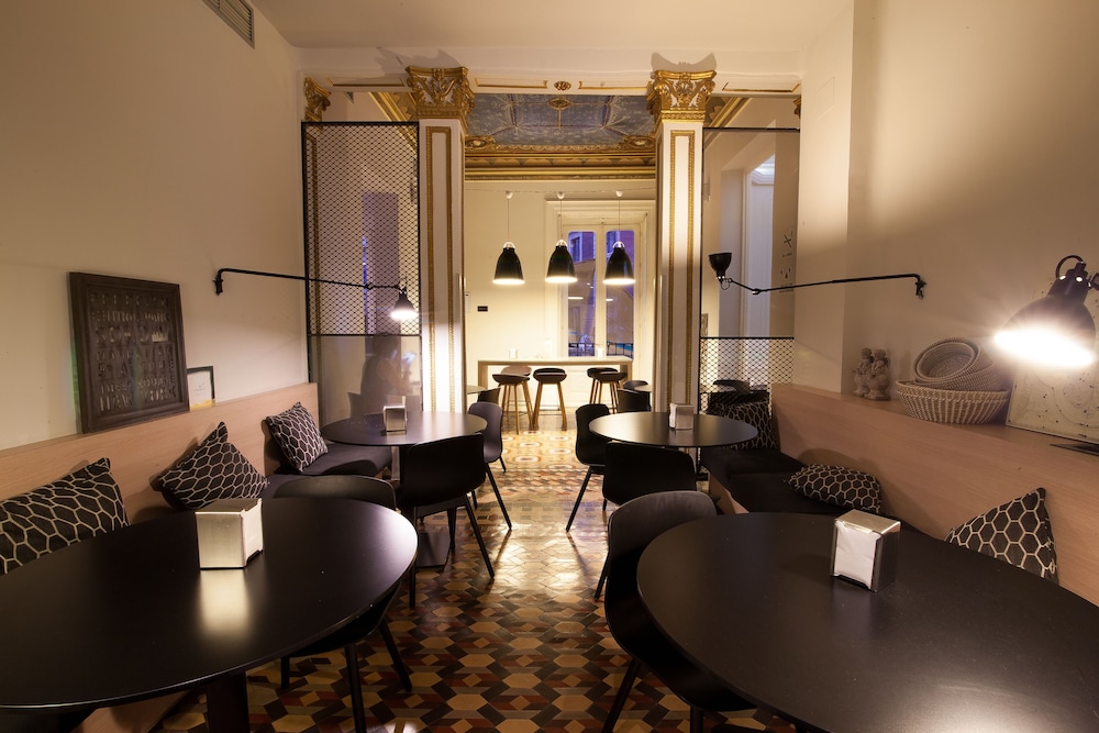 Toc Hostel Madrid 52/68