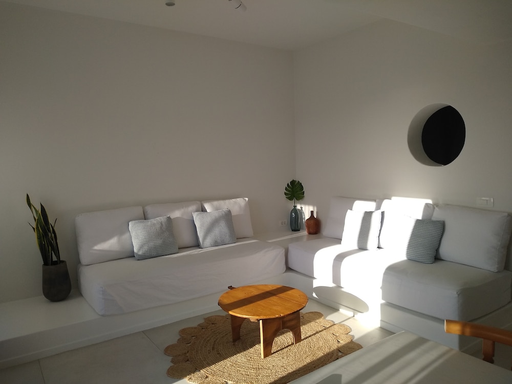 Sol Mate Suites 11/27
